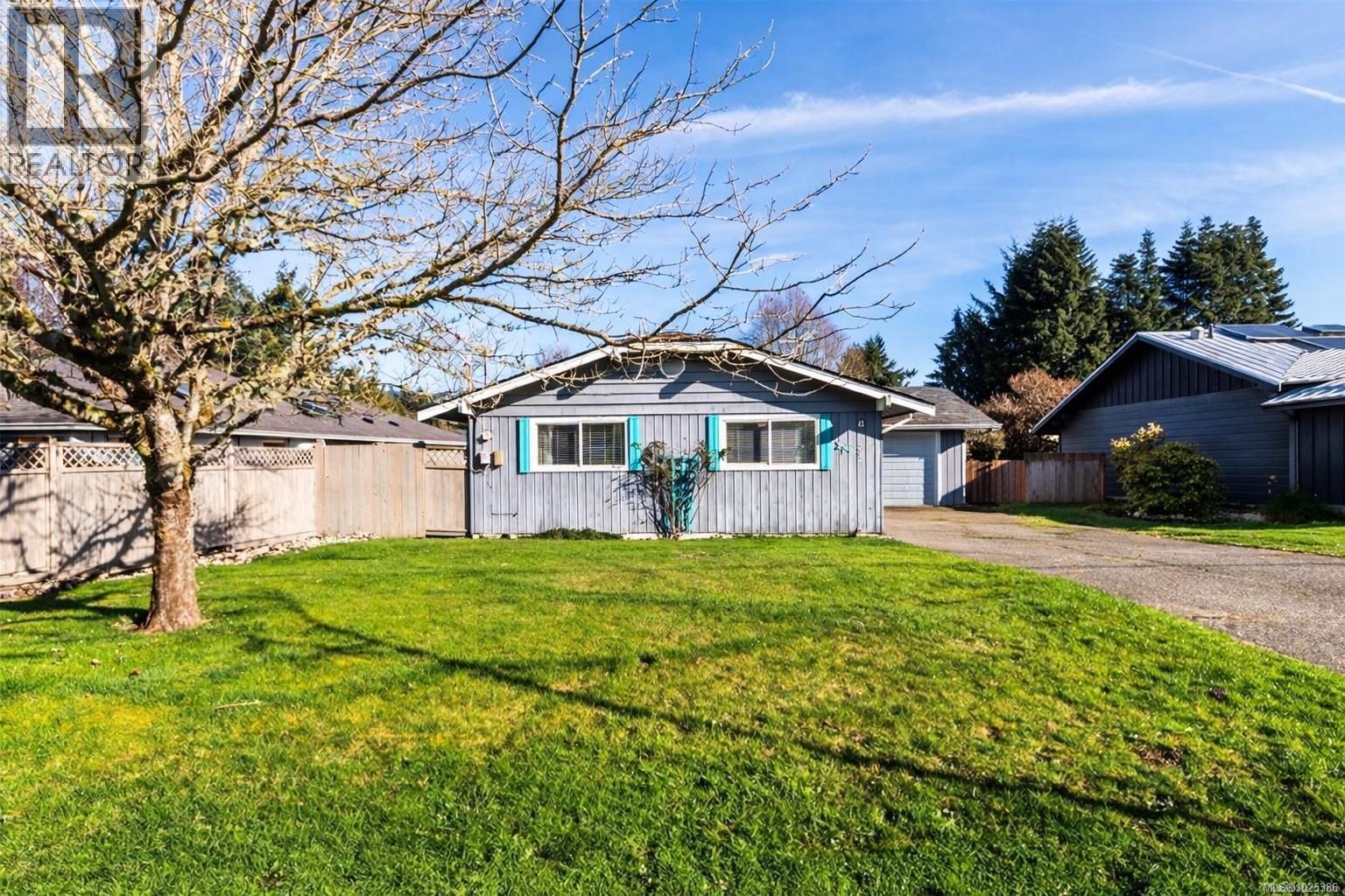 6525 Country Rd, Sooke