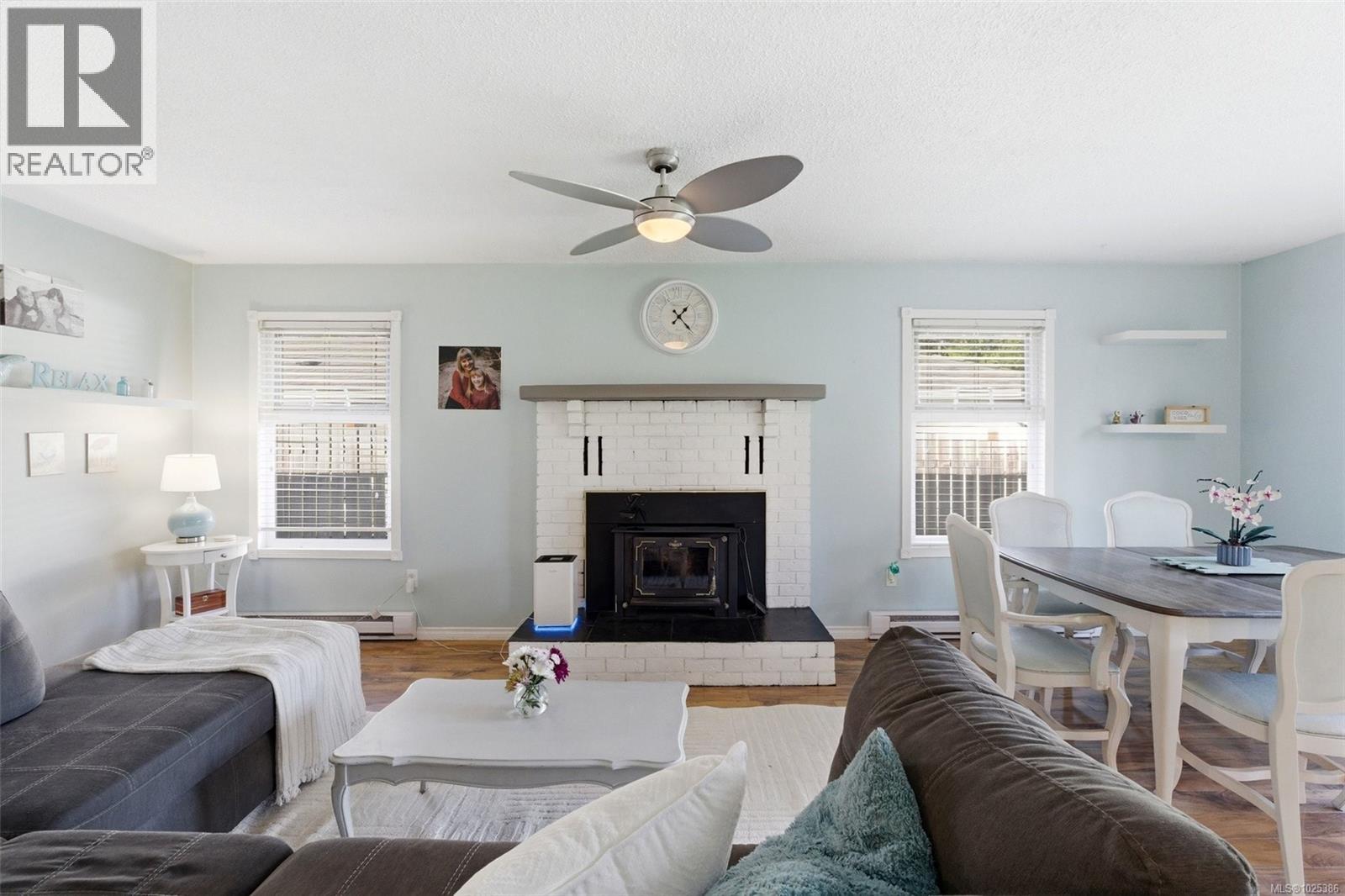 6525 Country Rd, Sooke