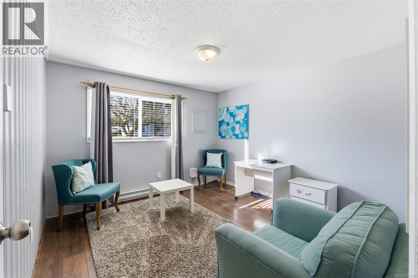 6525 Country Rd, Sooke