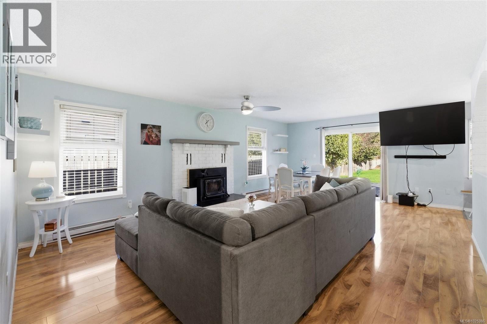 6525 Country Rd, Sooke