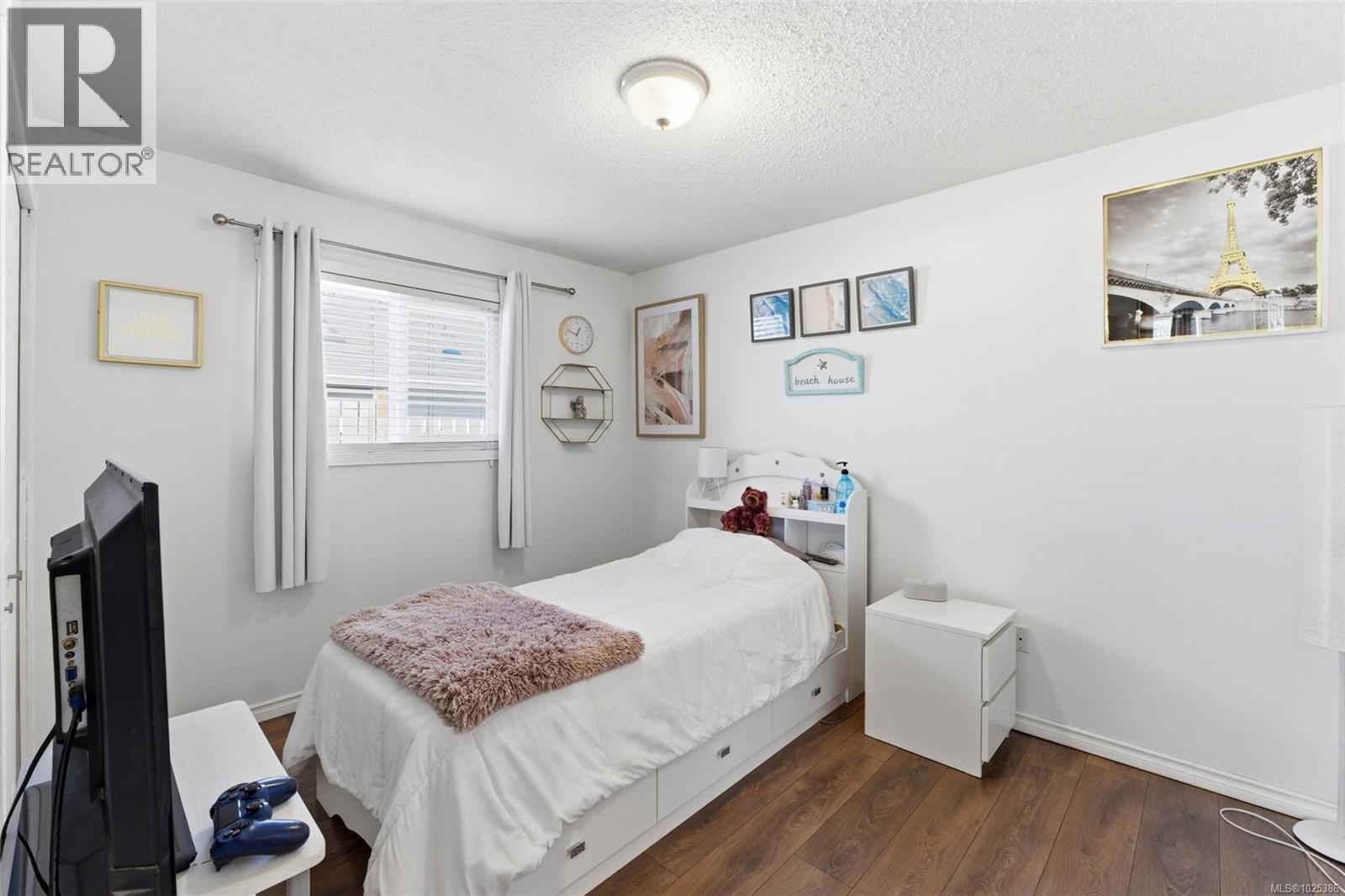 6525 Country Rd, Sooke