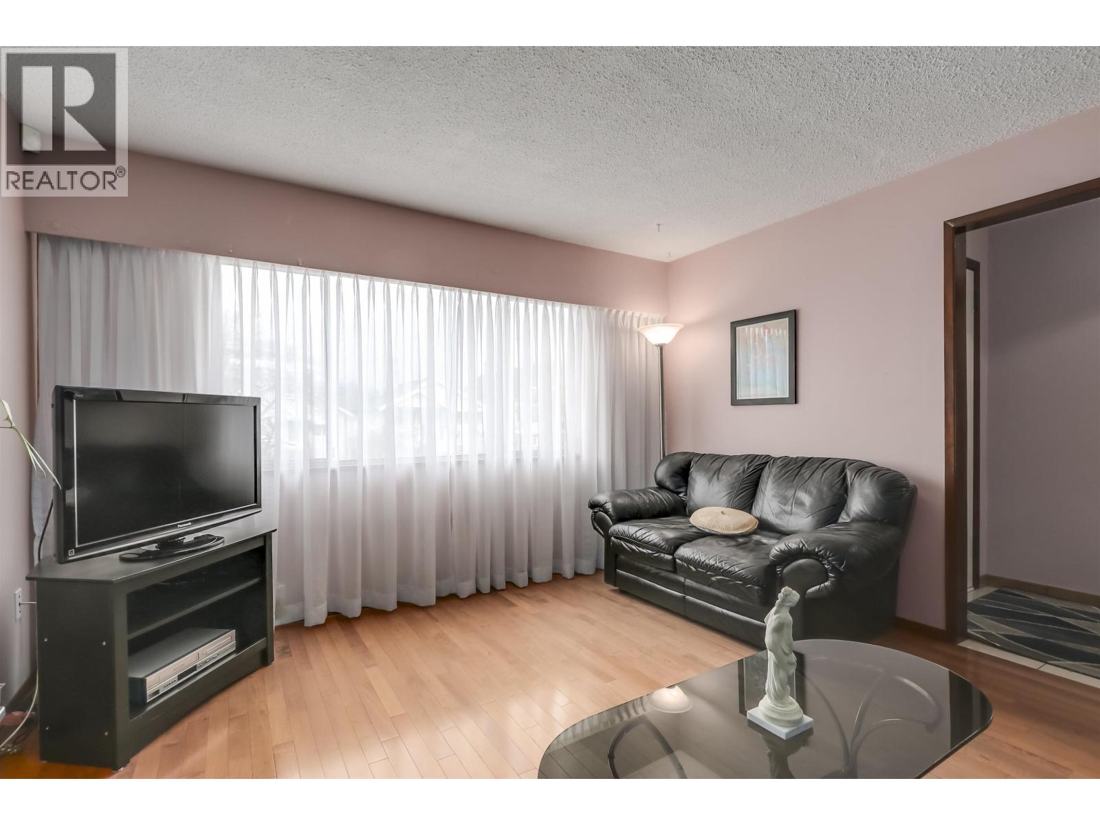 2636 TRIUMPH STREET - Photo 5 of 30, Vancouver, British Columbia