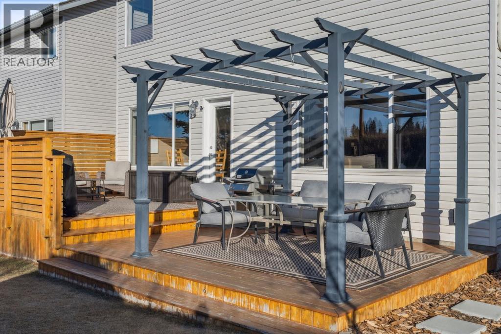 104 Bow Ridge Crescent, Cochrane