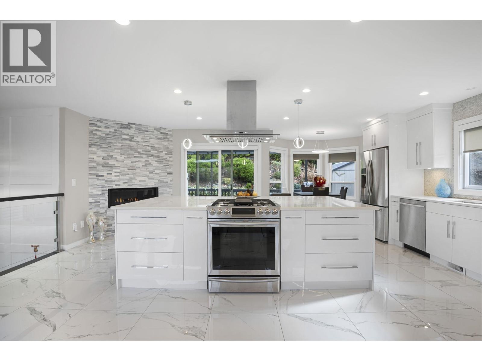 2268 NACHT AVENUE, Port Coquitlam