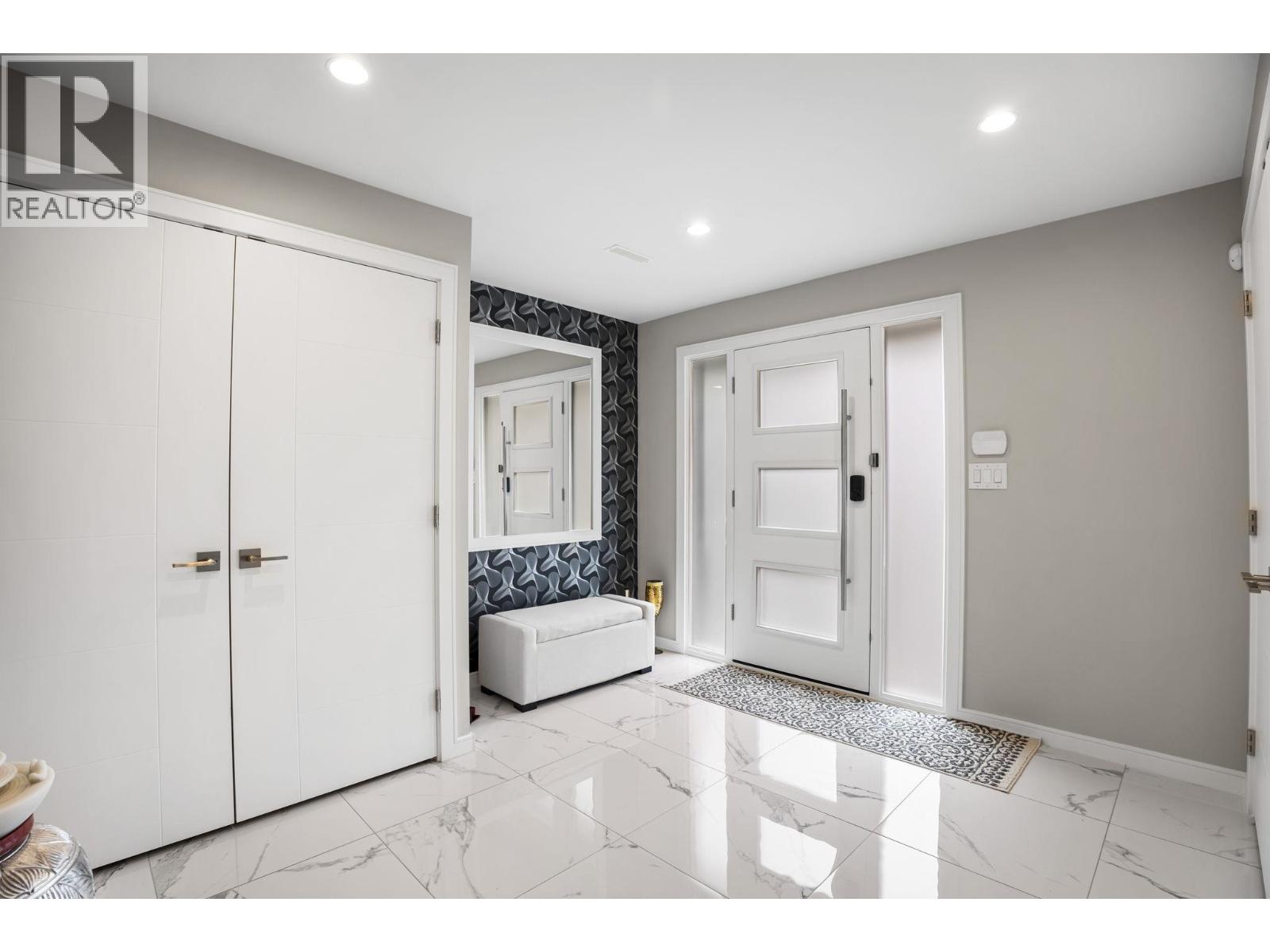 2268 NACHT AVENUE, Port Coquitlam