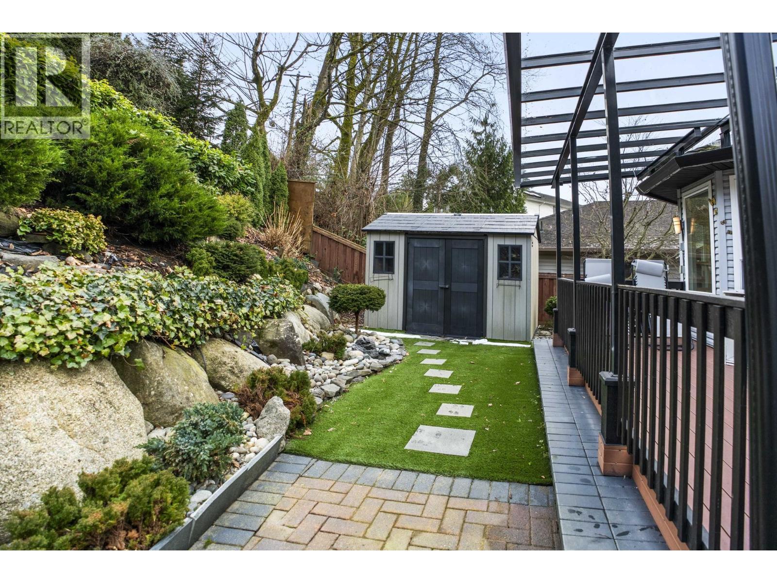 2268 NACHT AVENUE, Port Coquitlam