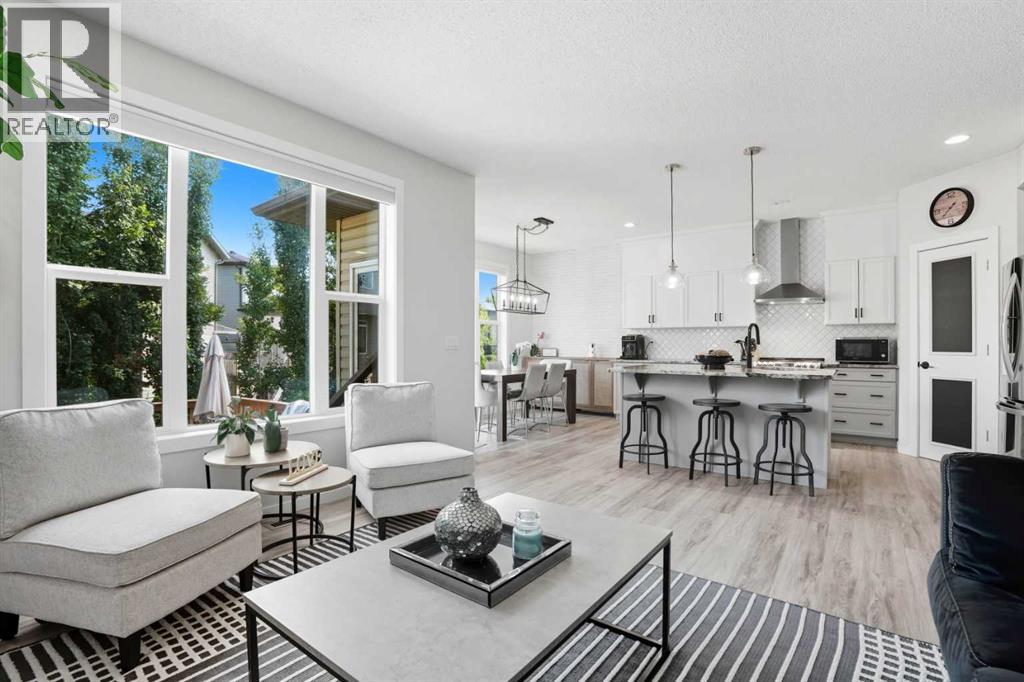 Single Family House for Sale in  Everoak Drive SW Evergreen Calgary 