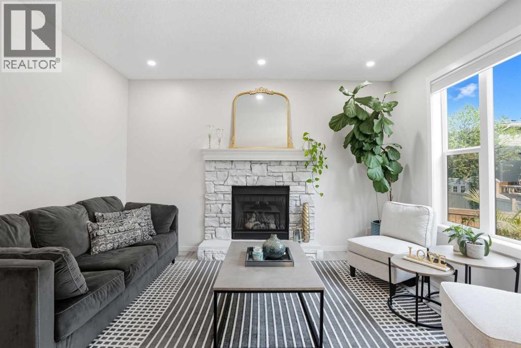 Single Family House for Sale in  Everoak Drive SW Evergreen Calgary 