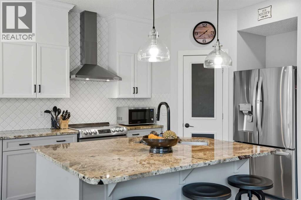 Single Family House for Sale in  Everoak Drive SW Evergreen Calgary 