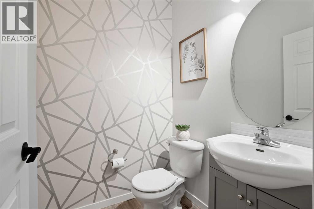 Single Family House for Sale in  Everoak Drive SW Evergreen Calgary 