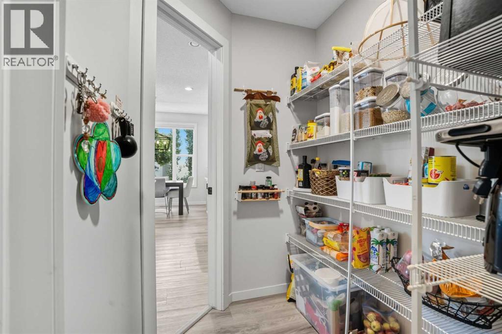 Single Family House for Sale in  Everoak Drive SW Evergreen Calgary 