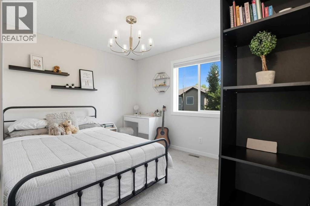 Single Family House for Sale in  Everoak Drive SW Evergreen Calgary 