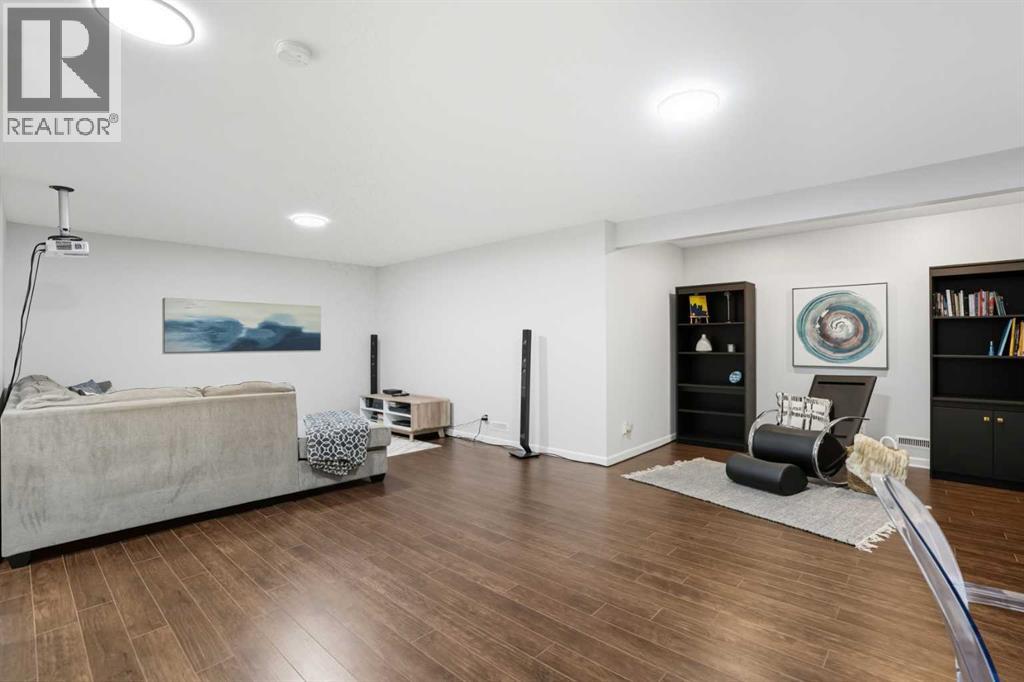 Single Family House for Sale in  Everoak Drive SW Evergreen Calgary 