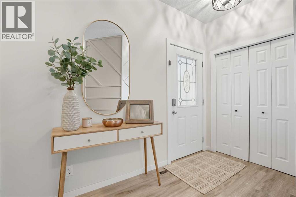 Single Family House for Sale in  Everoak Drive SW Evergreen Calgary 