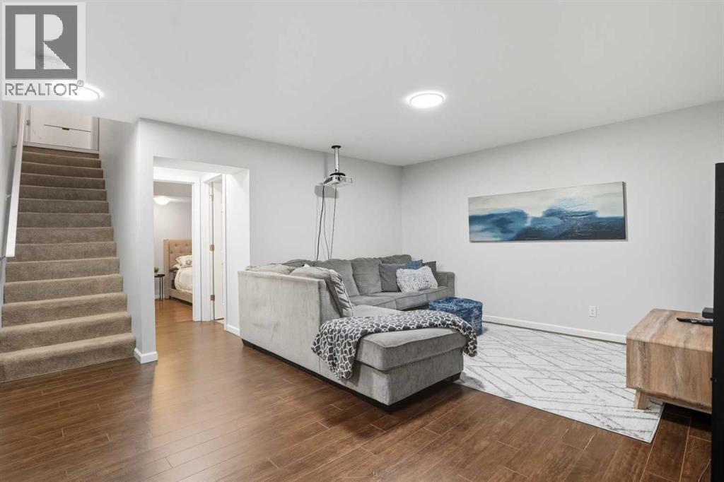 Single Family House for Sale in  Everoak Drive SW Evergreen Calgary 