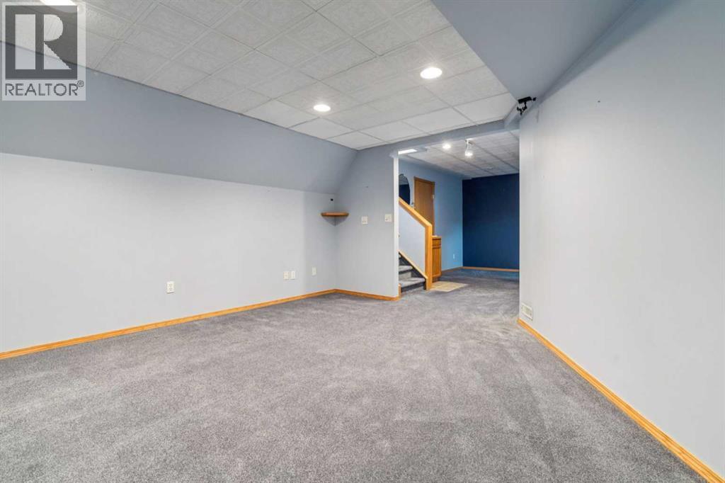 Single Family House 3 Level for Sale in  California Boulevard NE Monterey Park Calgary 