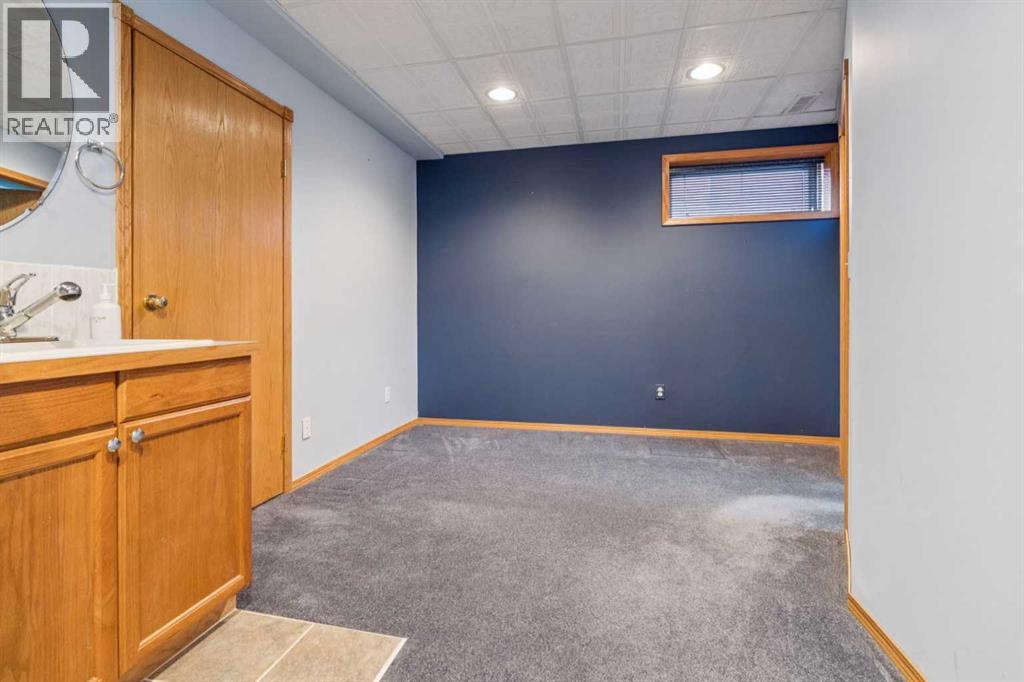 Single Family House 3 Level for Sale in  California Boulevard NE Monterey Park Calgary 