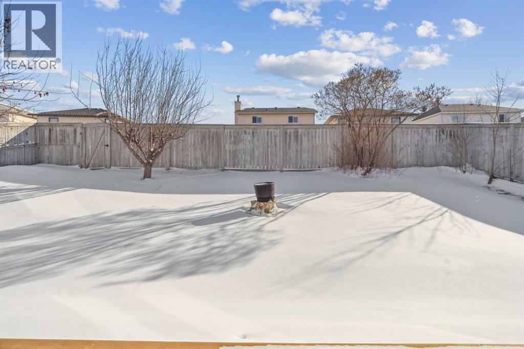 Single Family House 3 Level for Sale in  California Boulevard NE Monterey Park Calgary 