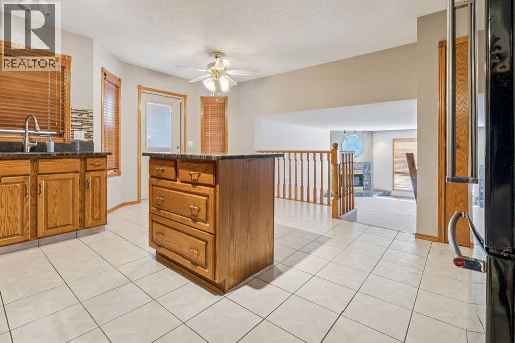 Single Family House 3 Level for Sale in  California Boulevard NE Monterey Park Calgary 