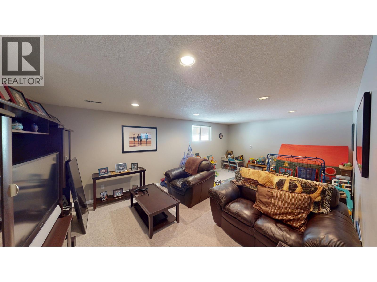 9111 112 AVENUE, Fort St. John