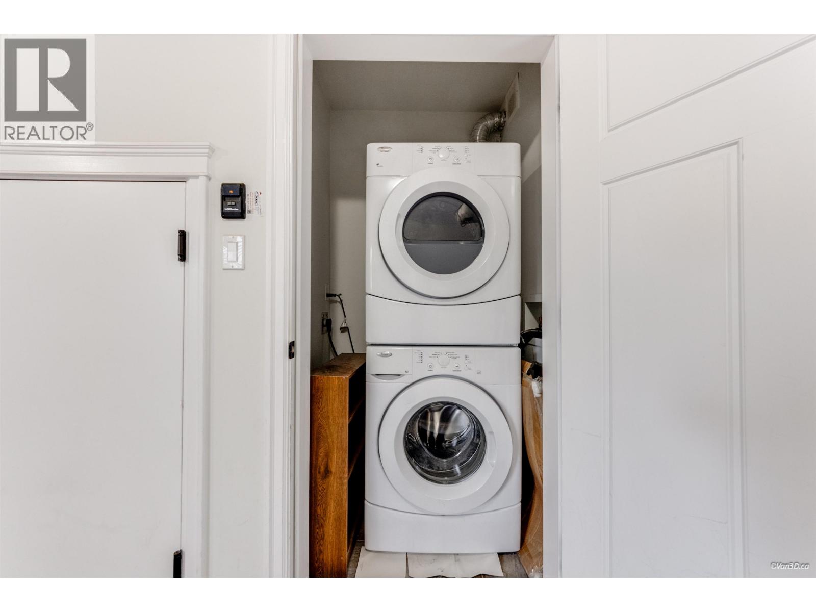 10 7691 BRIDGE STREET, Richmond