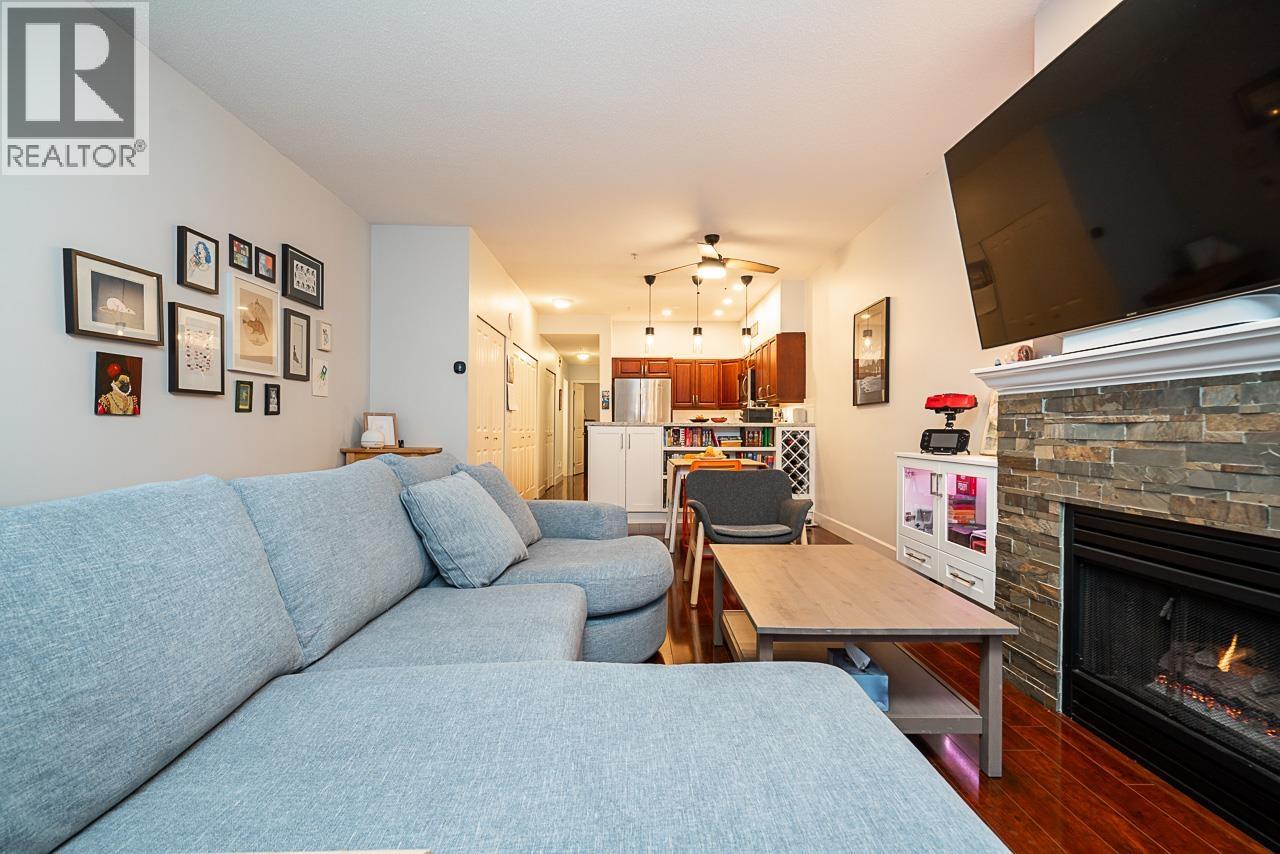 7 221 ASH STREET, New Westminster