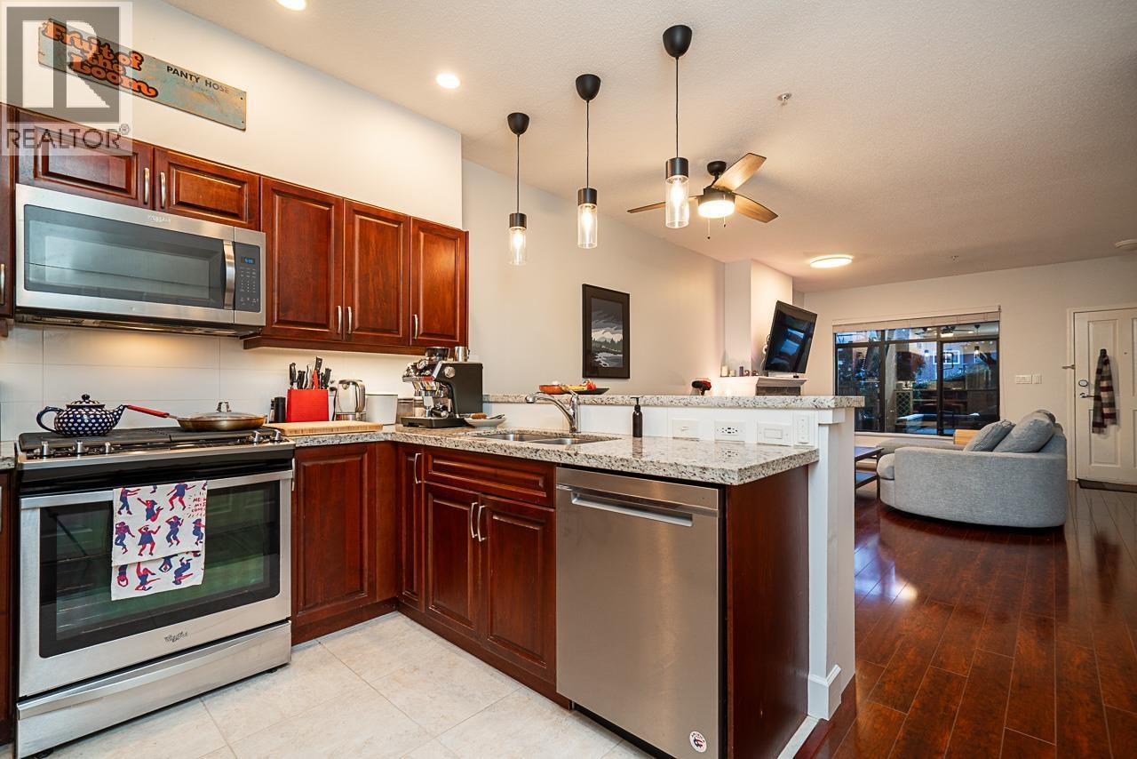 7 221 ASH STREET, New Westminster