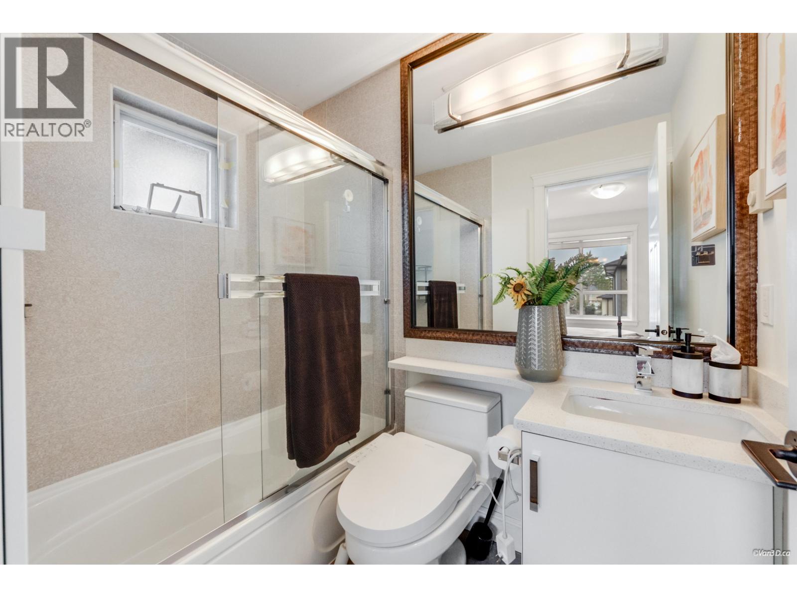 10 7691 BRIDGE STREET, Richmond