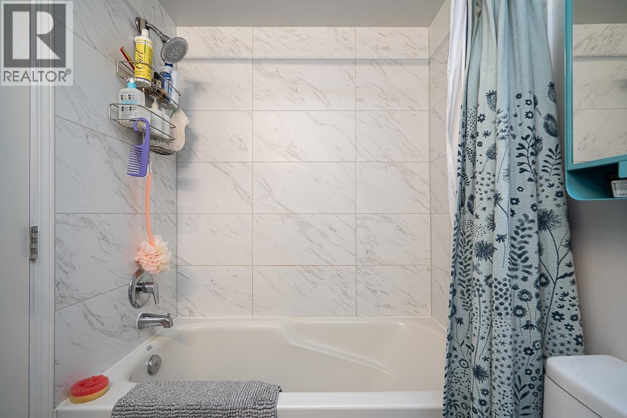 7 221 ASH STREET, New Westminster