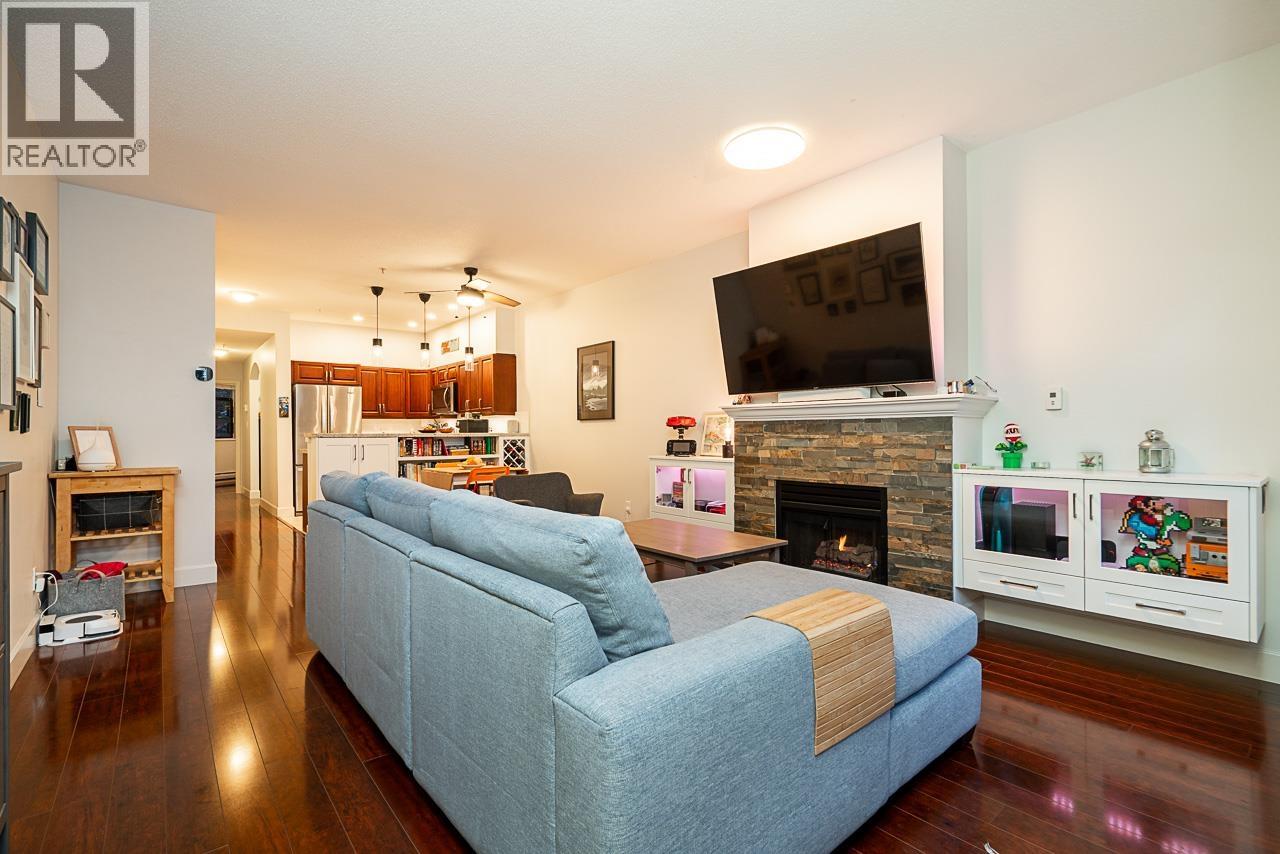 7 221 ASH STREET, New Westminster