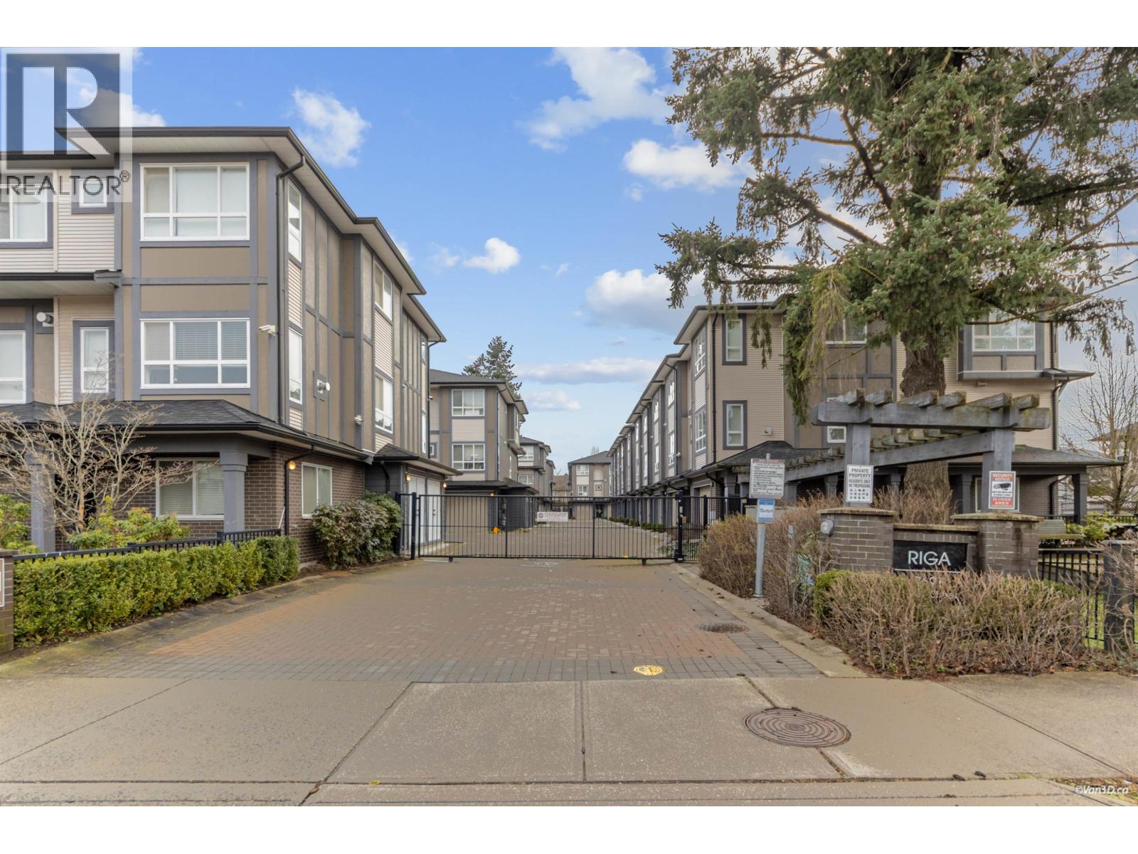 10 7691 BRIDGE STREET, Richmond