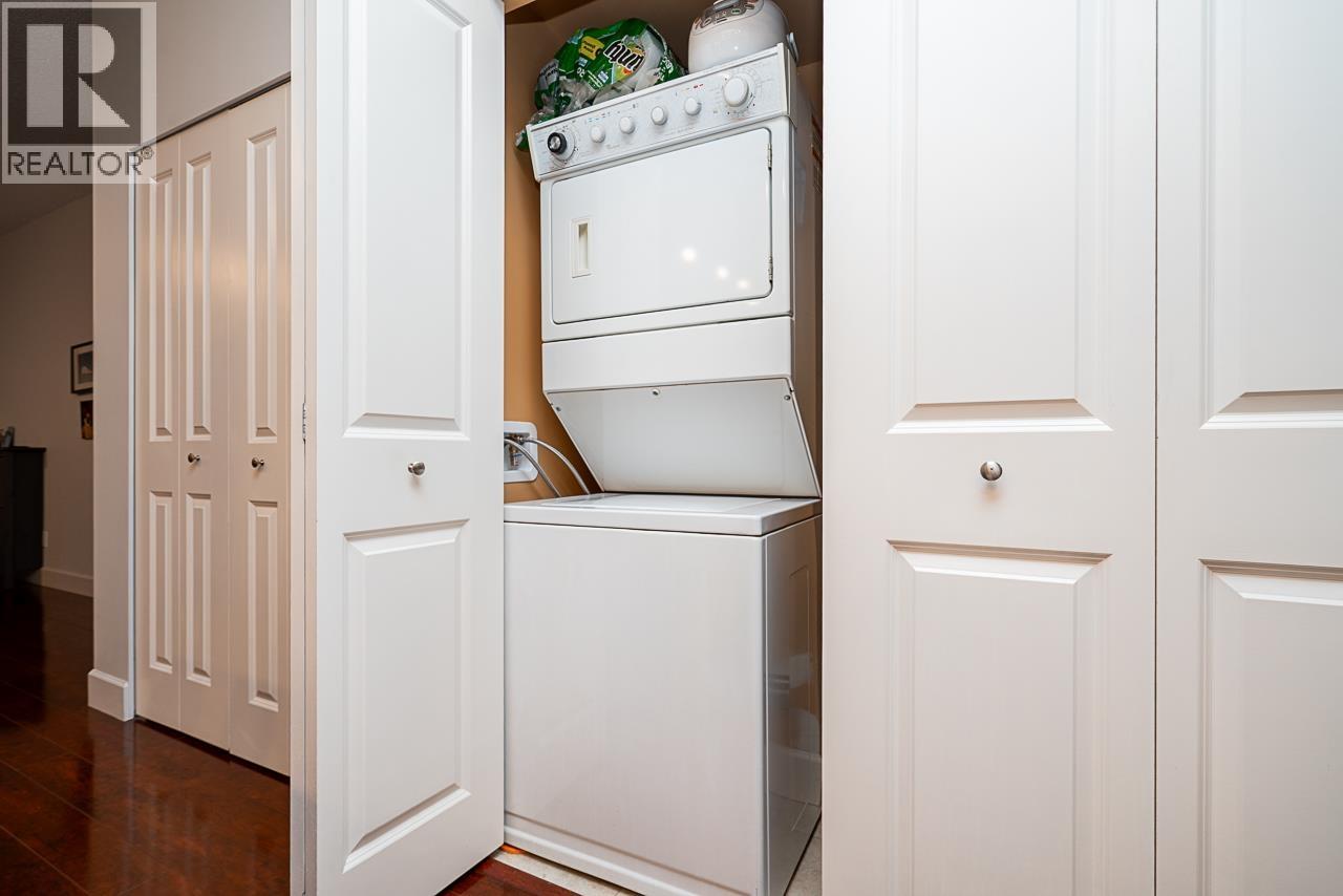 7 221 ASH STREET, New Westminster