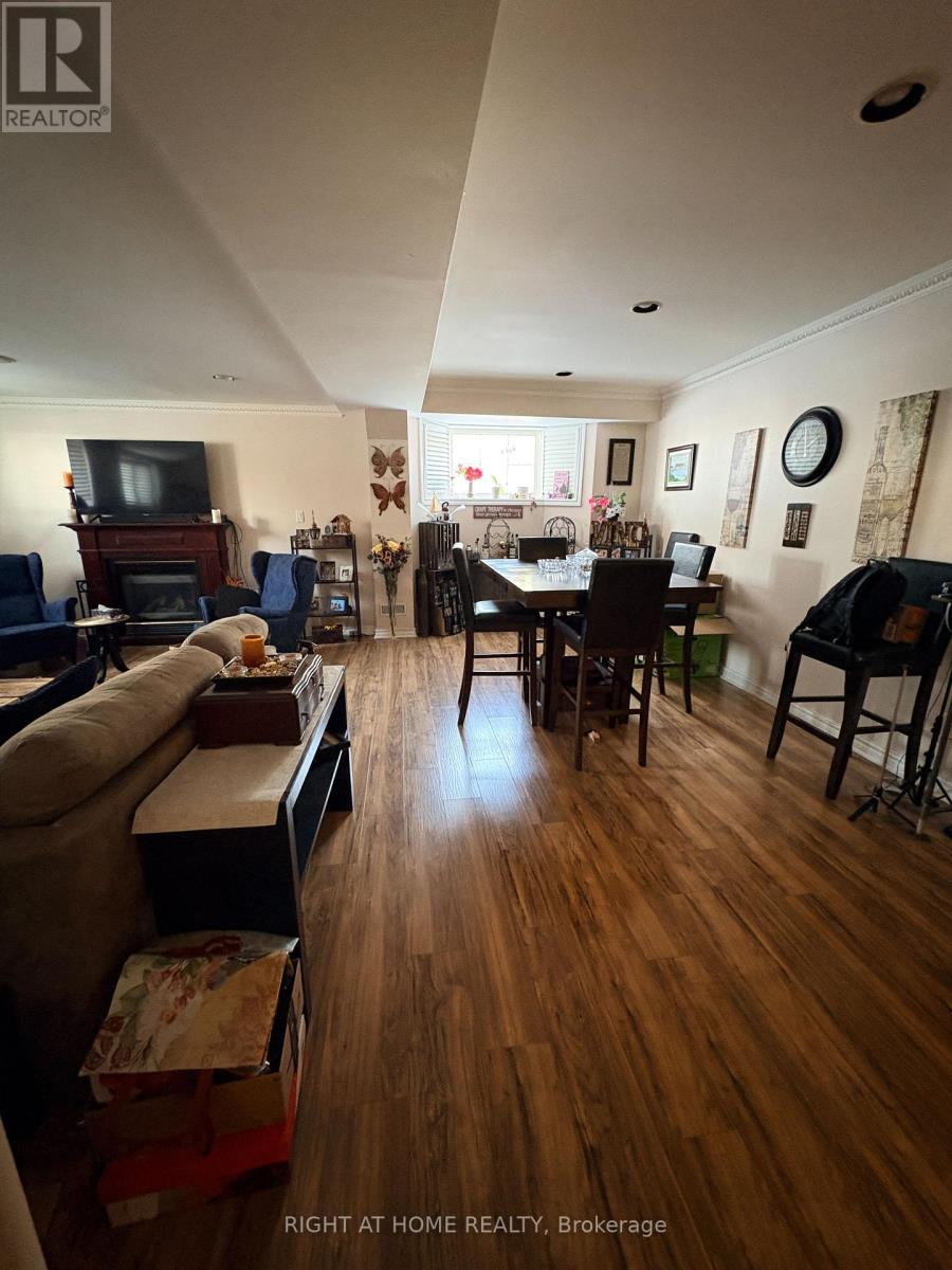 86 PETER STREET - Photo 3 of 15, Markham (Old Markham Village), Ontario