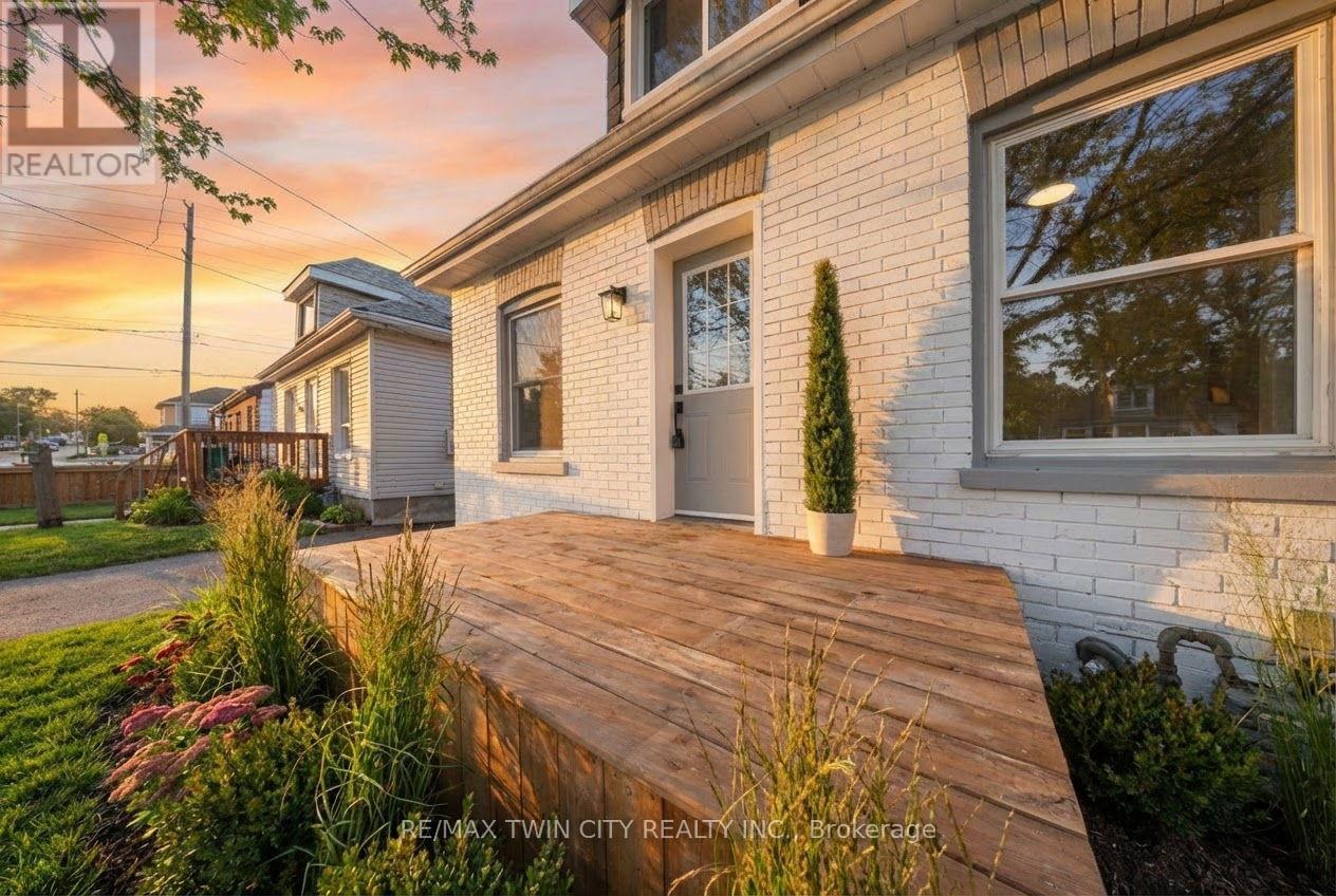 327 Sheridan photo 4