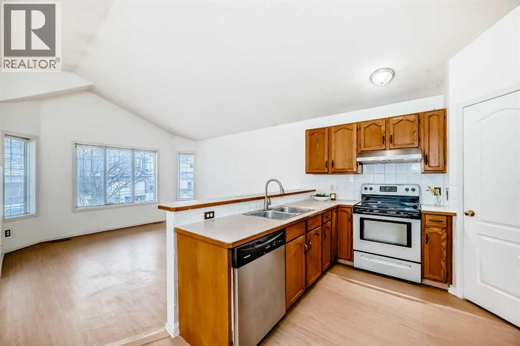 Single Family House 4 Level for Sale in  Saddlecreek Terrace NE Saddle Ridge Calgary 