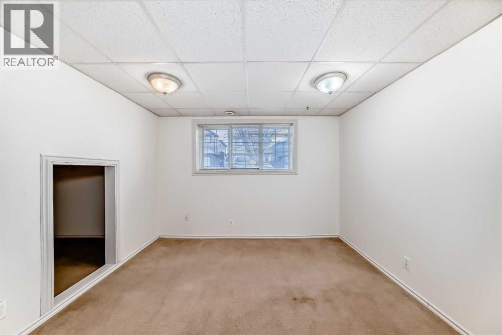 Single Family House 4 Level for Sale in  Saddlecreek Terrace NE Saddle Ridge Calgary 