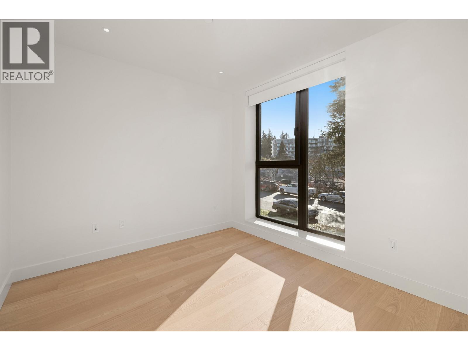 585 W 29TH AVENUE, Vancouver