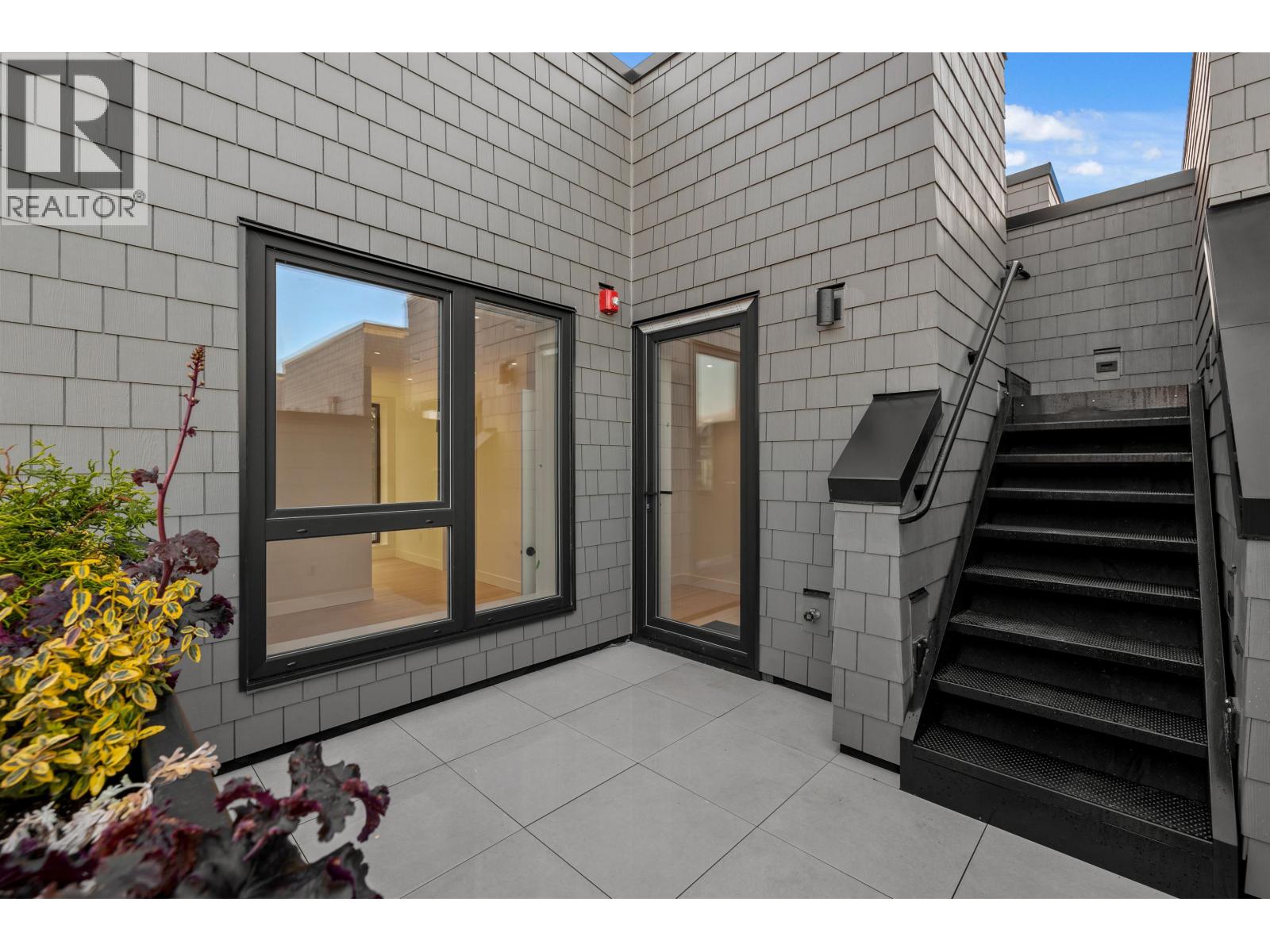 585 W 29TH AVENUE, Vancouver