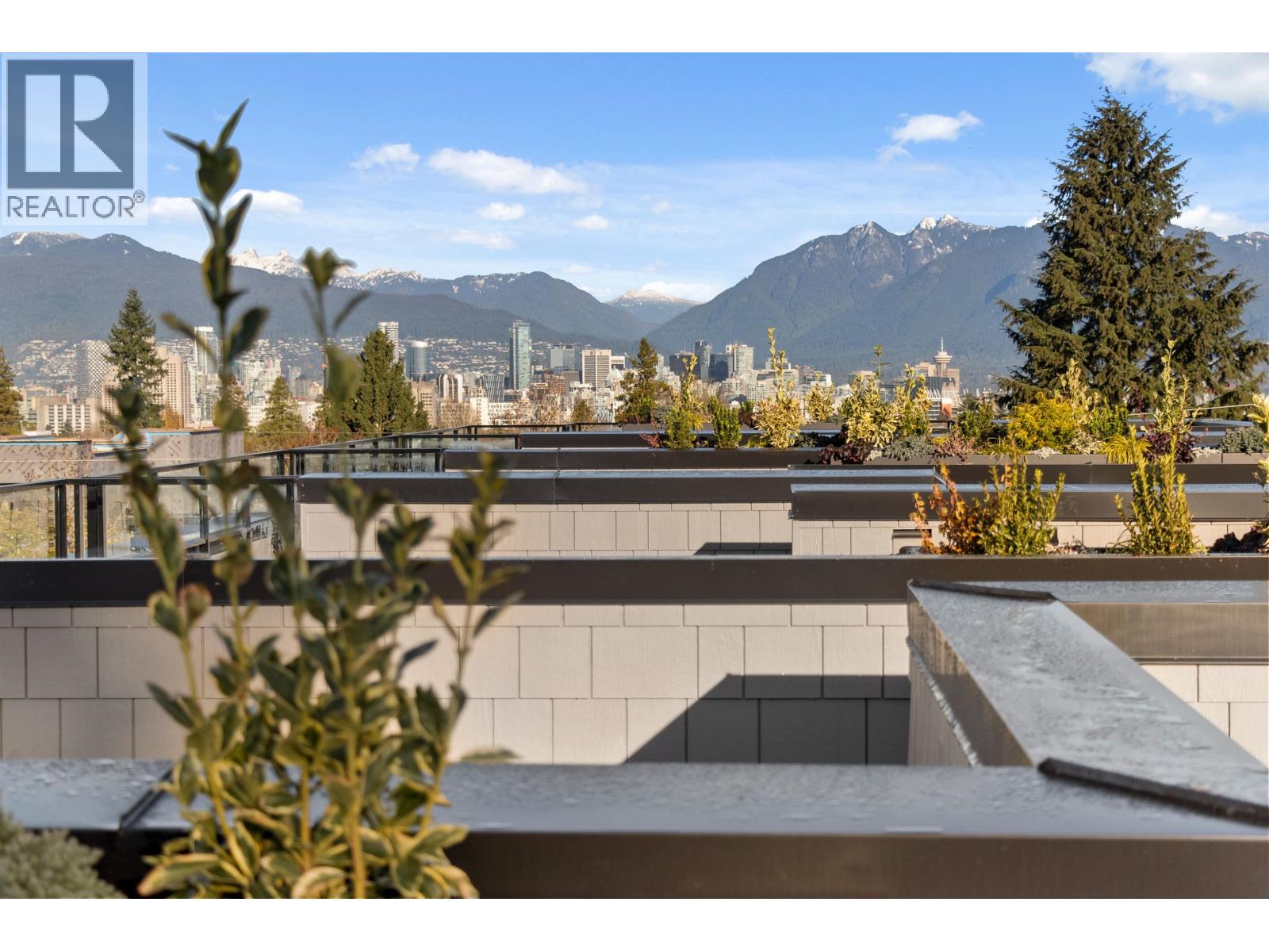 595 W 29TH AVENUE, Vancouver