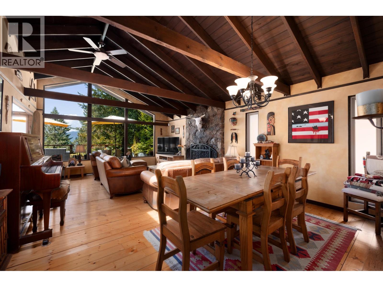 315 BAYVIEW ROAD, Lions Bay