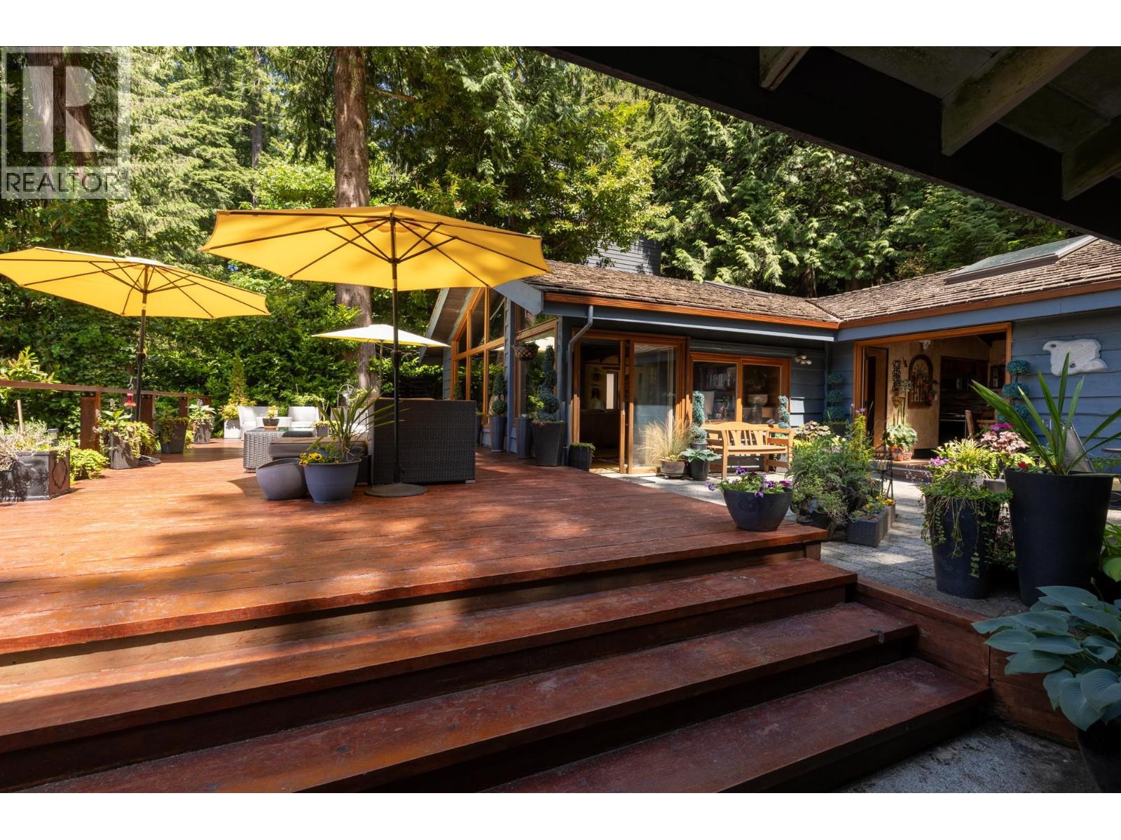 315 BAYVIEW ROAD, Lions Bay