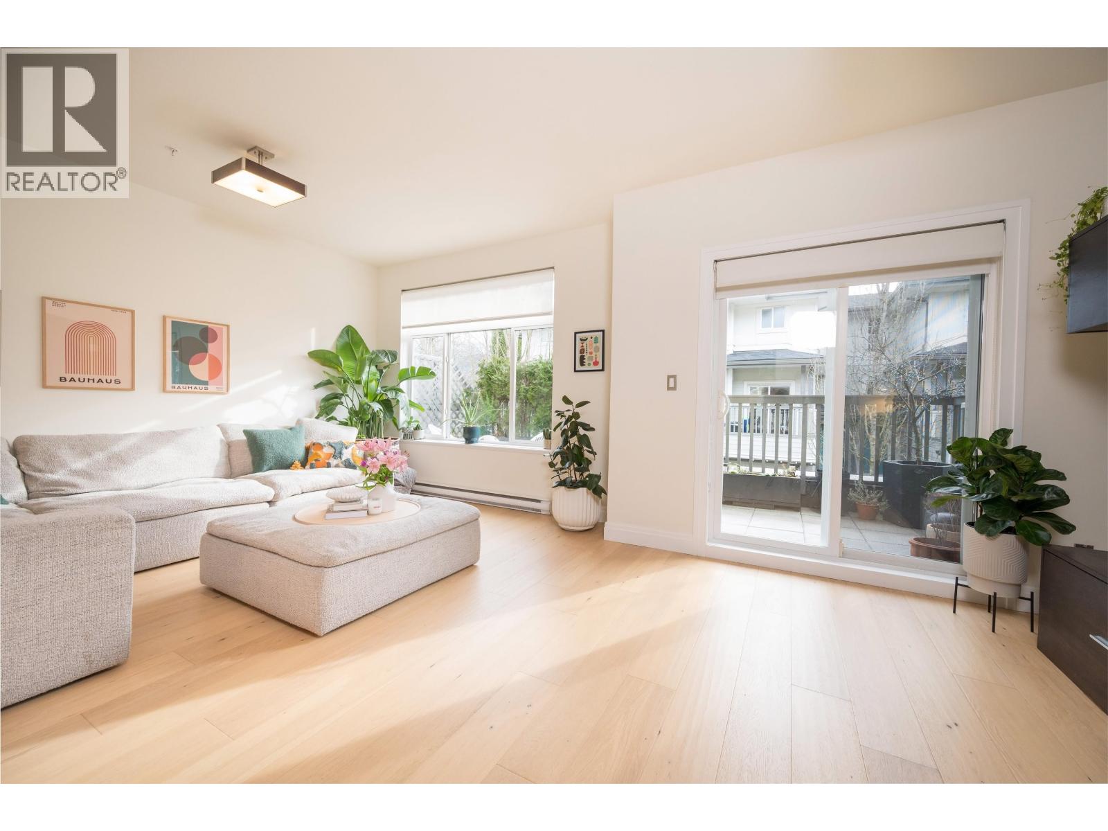 57 40632 GOVERNMENT ROAD, Squamish