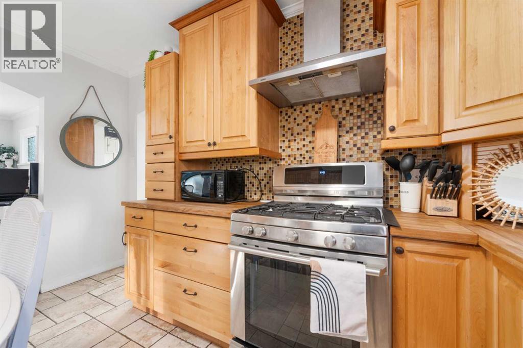 313 Ross Avenue, Cochrane