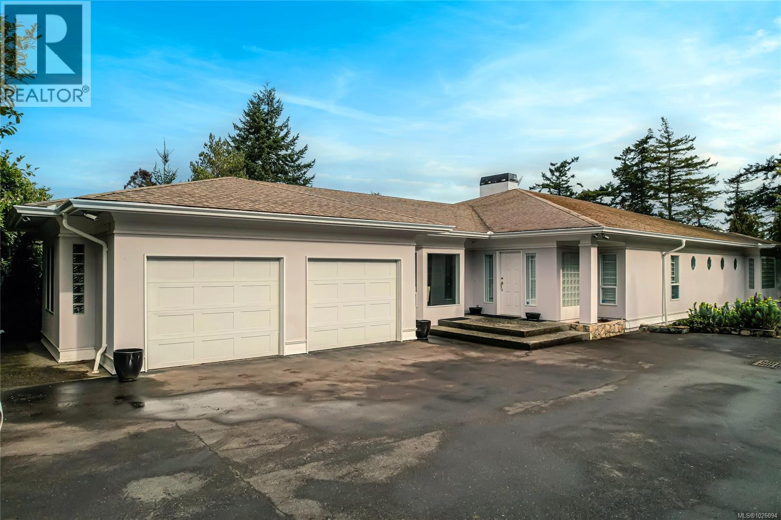  1934 San Juan Avenue, Saanich