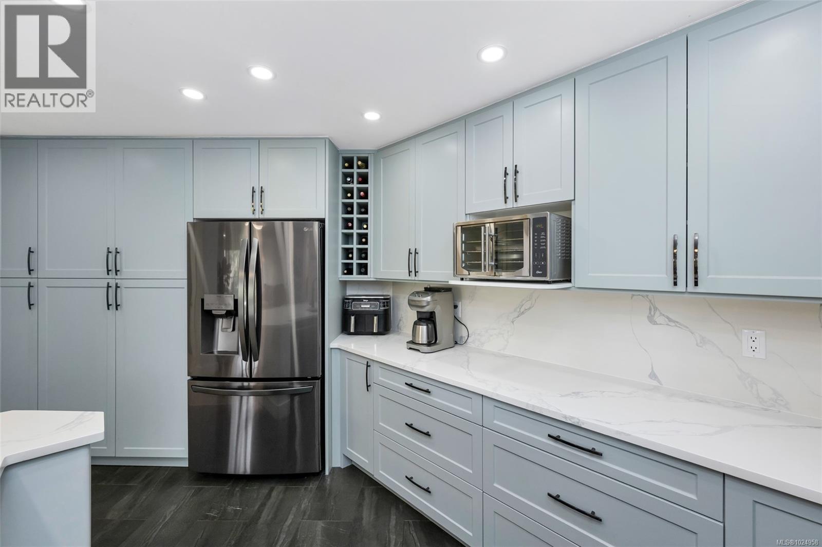 306 1085 Tillicum Rd, Esquimalt