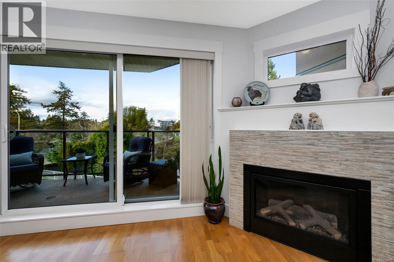 306 1085 Tillicum Rd, Esquimalt