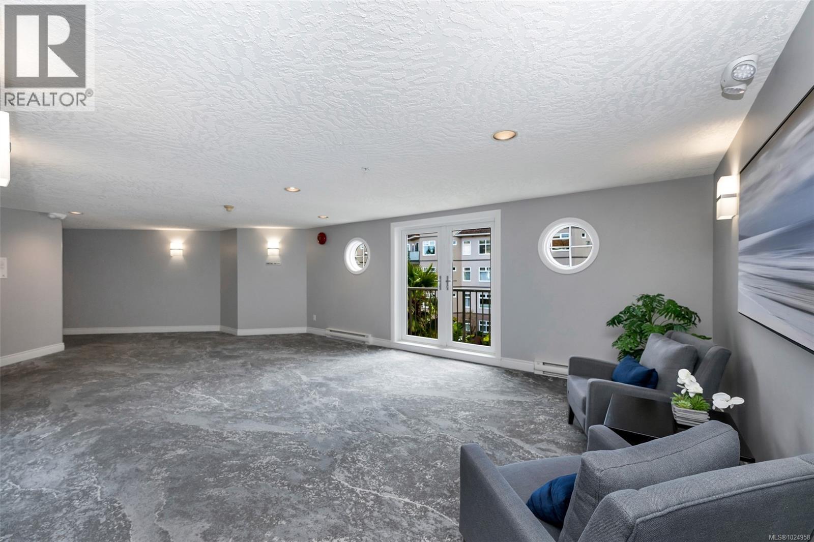 306 1085 Tillicum Rd, Esquimalt