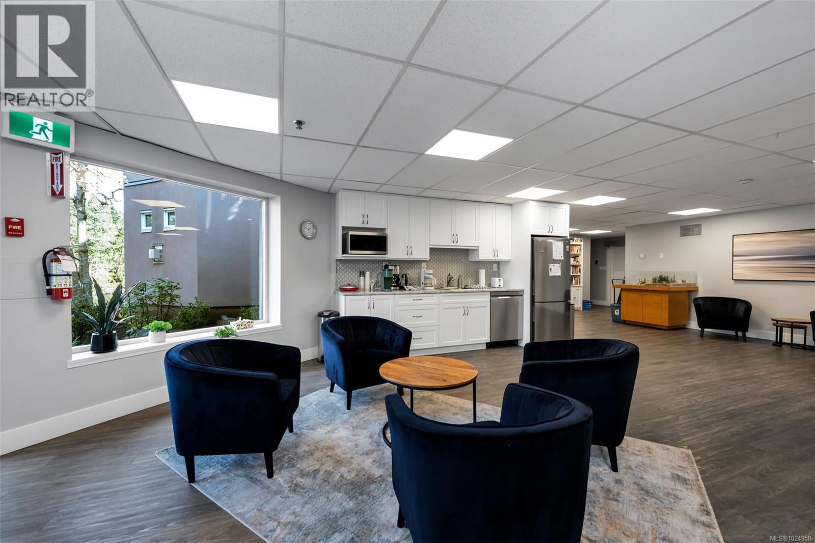 306 1085 Tillicum Rd, Esquimalt