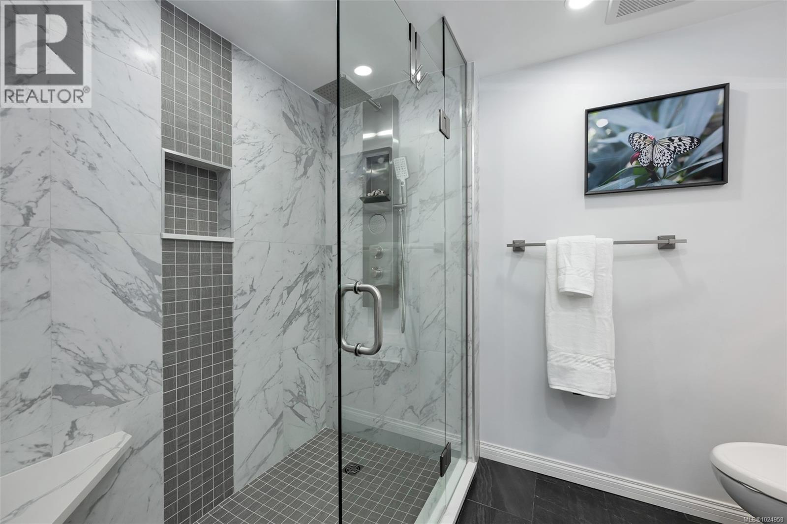 306 1085 Tillicum Rd, Esquimalt