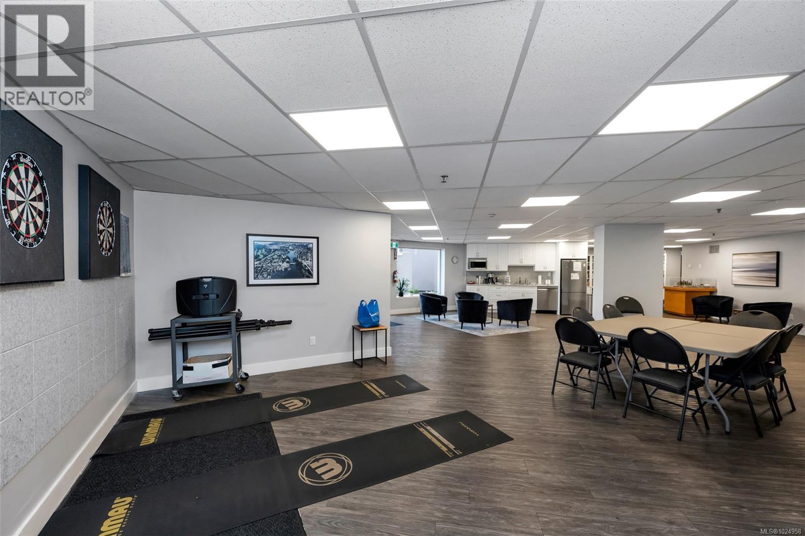 306 1085 Tillicum Rd, Esquimalt